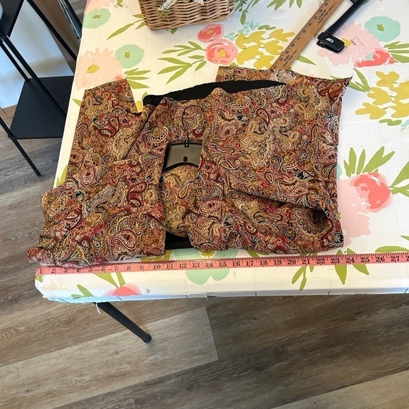 Women's 1X Blouse Notations Woman Long Sleeves Button Down Paisley Print blouse - Picture 9 of 10